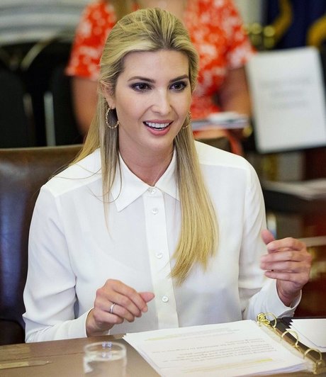 Nacktes geleaktes OnlyFans-Foto von Ivanka Trump