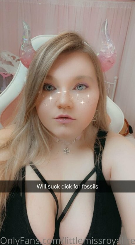 Nacktes geleaktes OnlyFans-Foto von Littlemissroyalfree