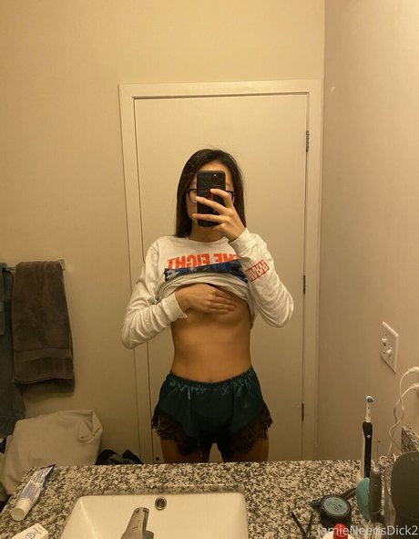 Jamieneedsdick2