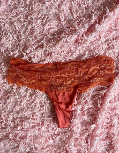 Nacktes geleaktes OnlyFans-Foto von Helgapataki