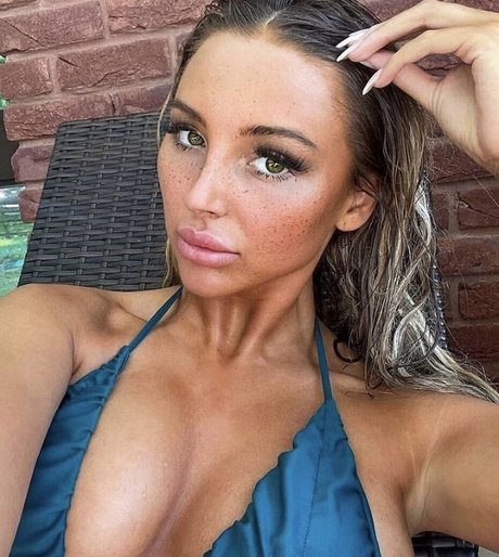 Nacktes geleaktes OnlyFans-Foto von Beth Amelia