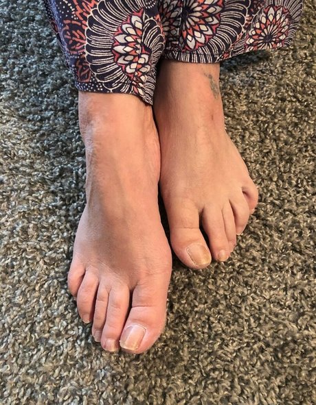 Ajonesfeet