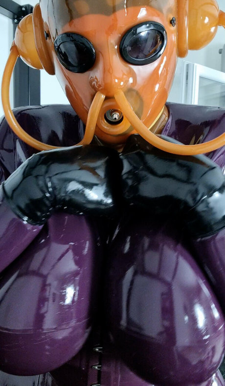 Rubberdollemma