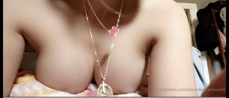 Blondeebarbiee69