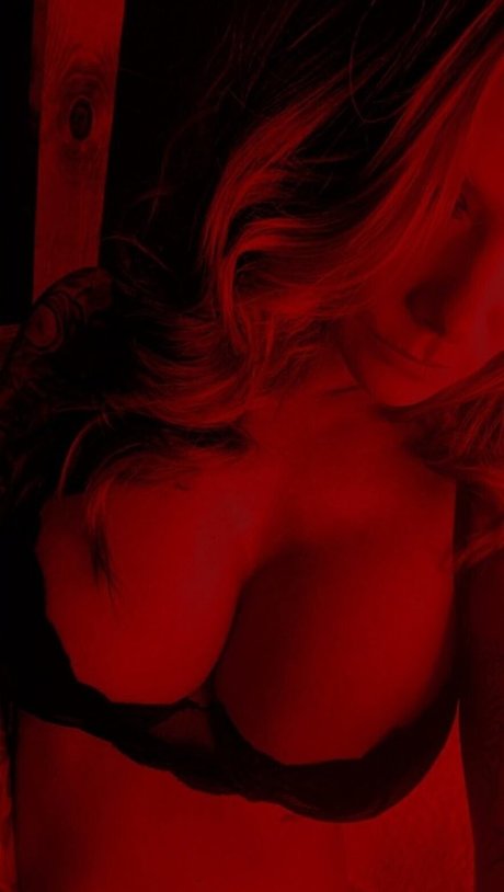 Chroniclesofatiredassmom