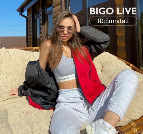 Nacktes geleaktes OnlyFans-Foto von Emilyemrata2