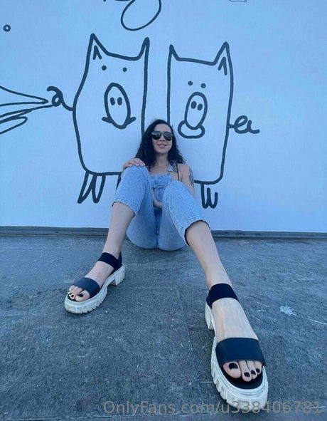 Julianainsanelyh0rny