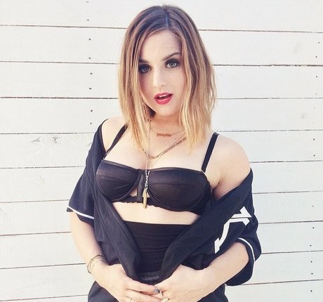 Joanna Jojo Levesque