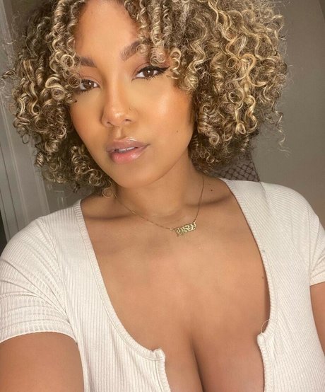 Parker Mckenna Posey
