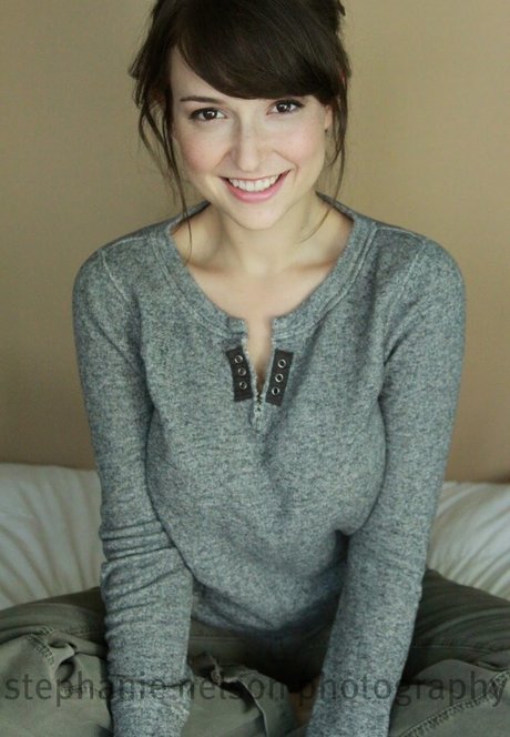 Milana Vayntrub