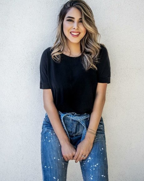 Daniella Monet