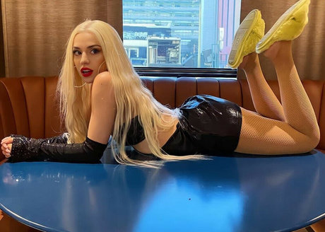 Ava Max