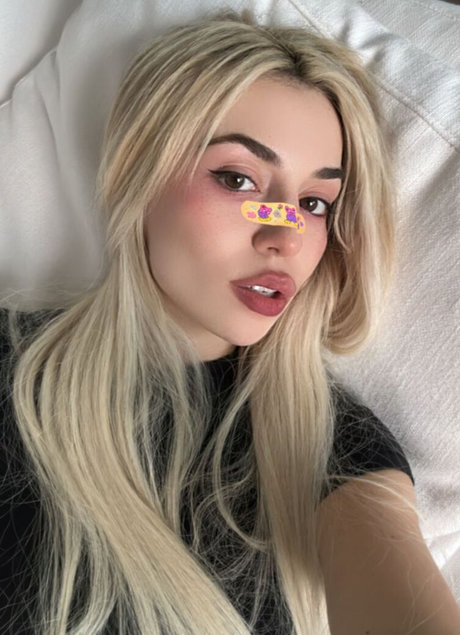 Ava Max