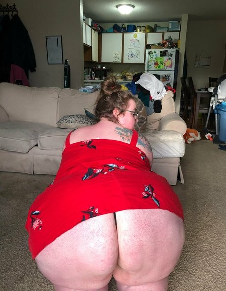 Ladykeepsherlegsopen