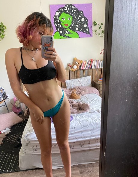 Nacktes geleaktes OnlyFans-Foto von Oatmilkmommy