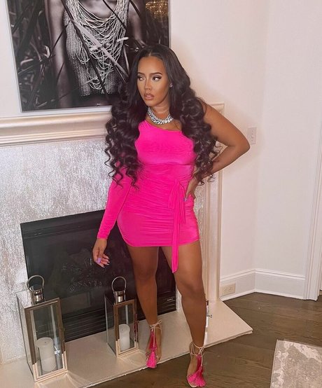 Angela Simmons