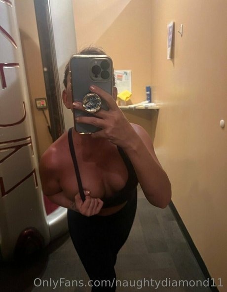 Naughtydiamond11
