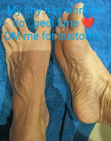 Annafeetcrushvore