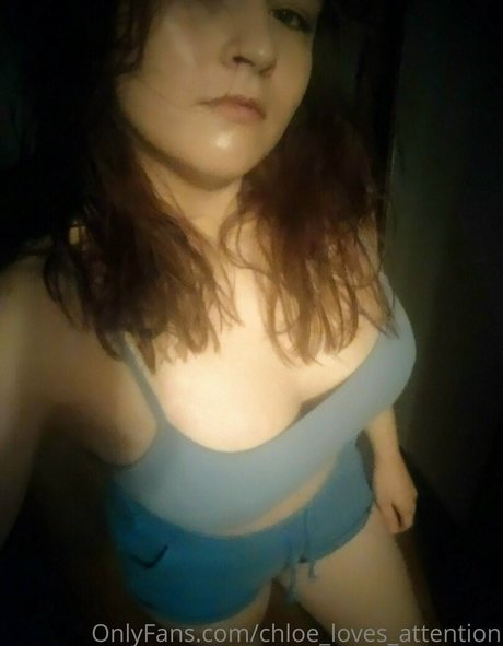 Chloelovesattention