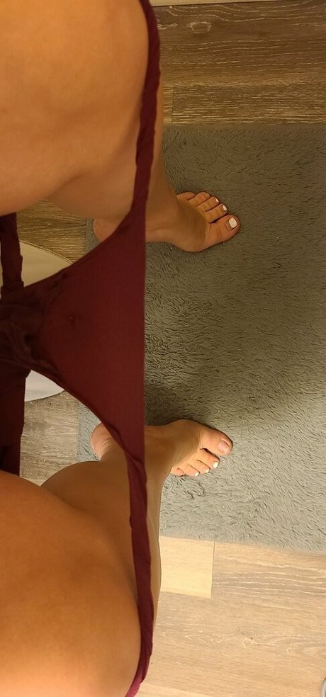 Smelliefeetsweetie