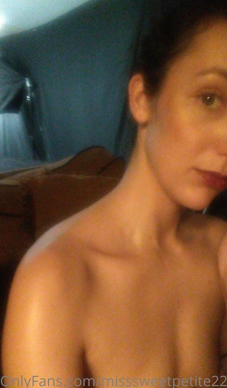 Misssweetpetite22