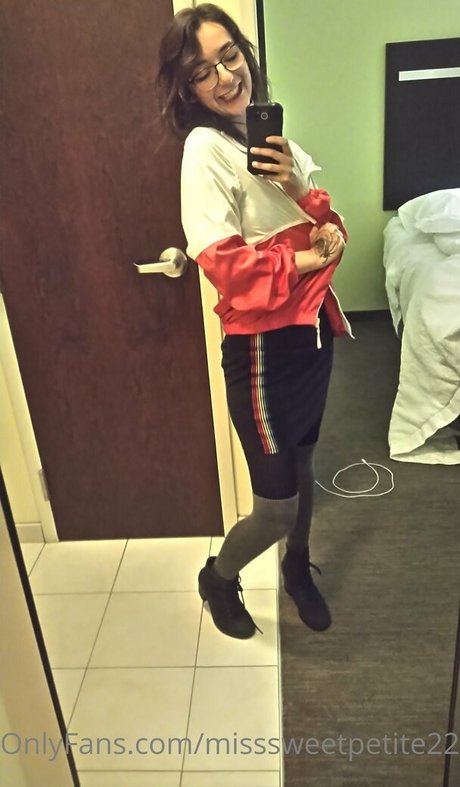 Misssweetpetite22