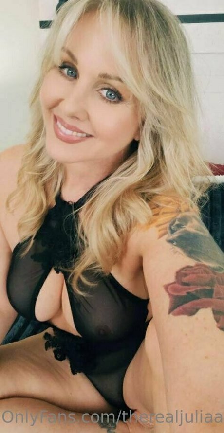Therealjuliaann