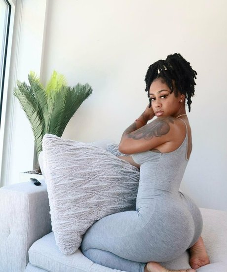 Therealbombshellmint