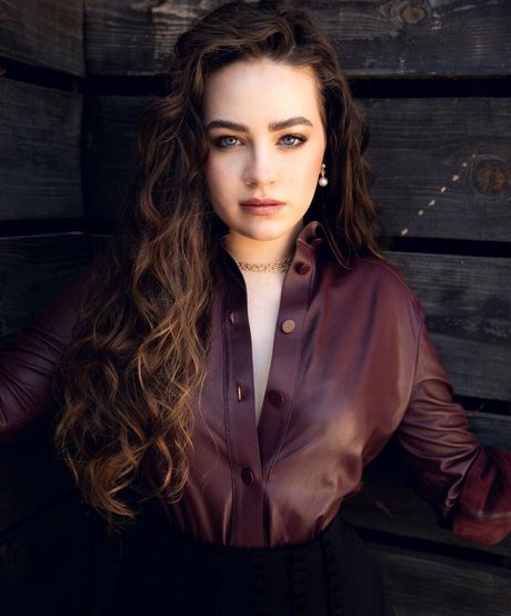 Mary Mouser