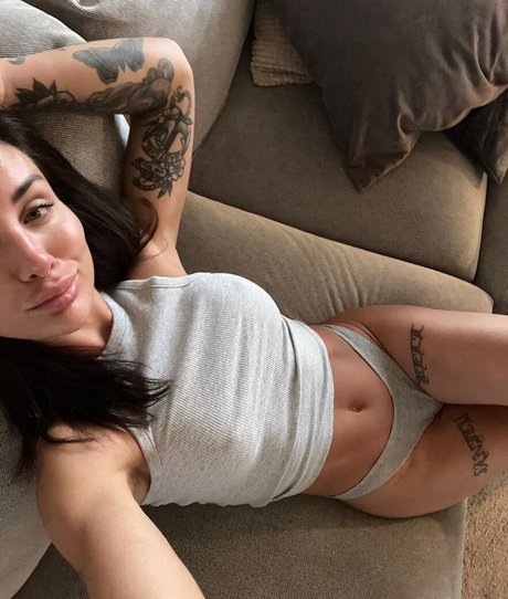 Alicelovestrawberries