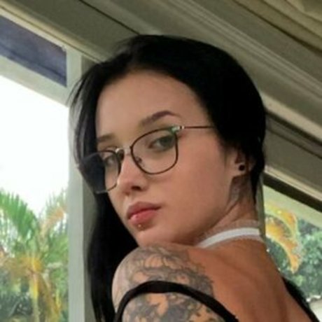 Nacktes geleaktes OnlyFans-Foto von Wineflame