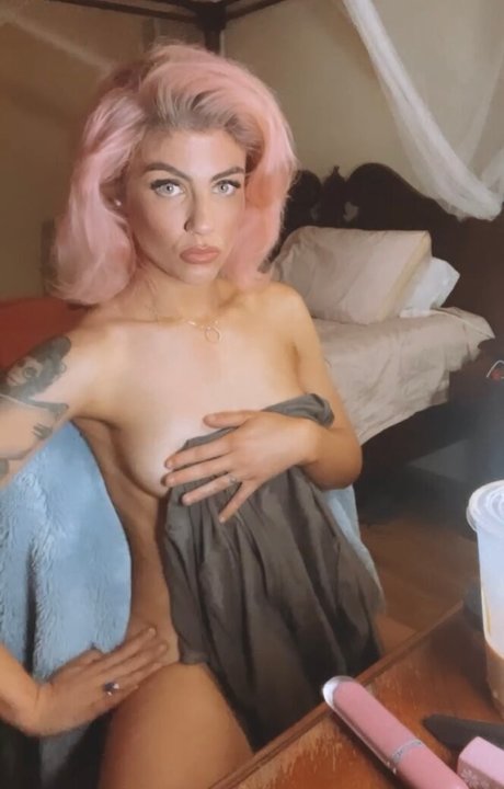 Nacktes geleaktes OnlyFans-Foto von Booka Nile