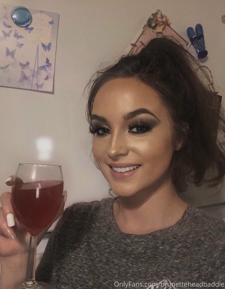 Brunetteheadbaddie