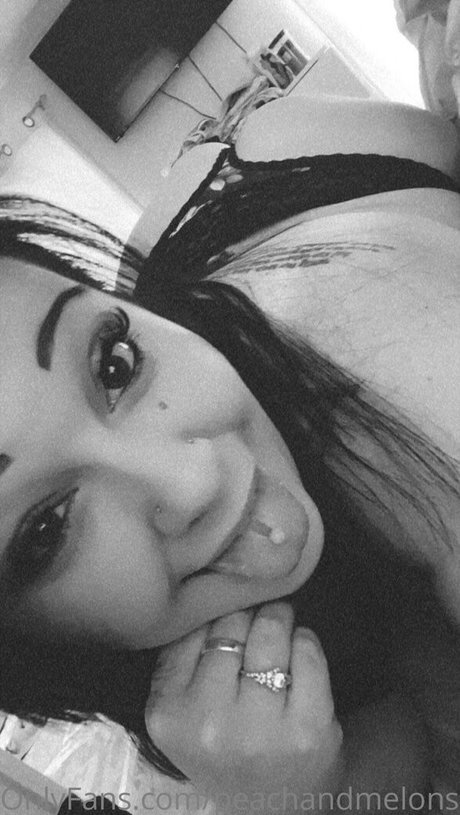 Peachandmelons95