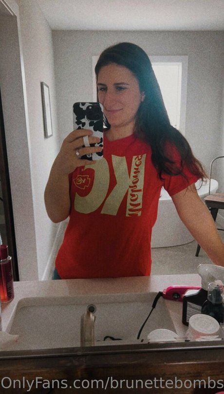 Brunettebombshell13