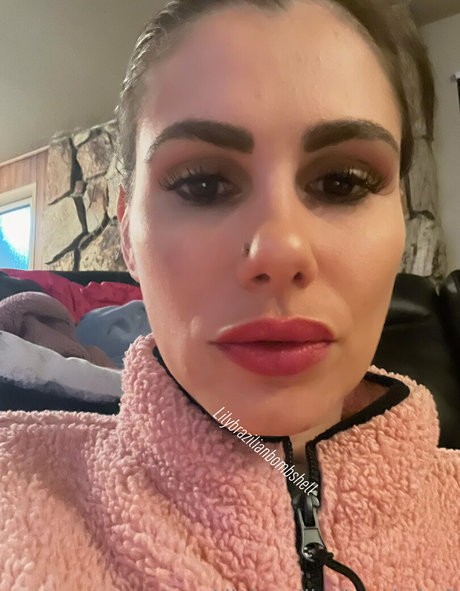 Lilybrazilianbombshell
