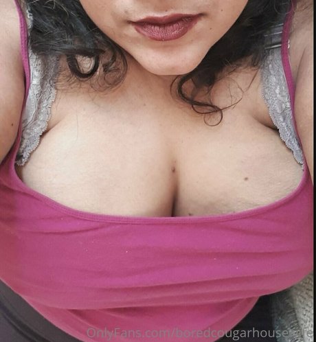 Boredcougarhousewife