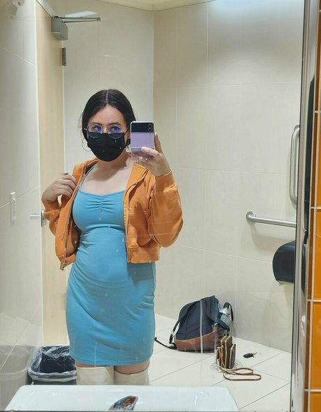 Nacktes geleaktes OnlyFans-Foto von Yourlocalfuta