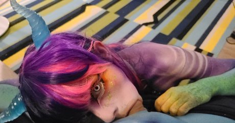 Nacktes geleaktes OnlyFans-Foto von Mypetmonstergirl