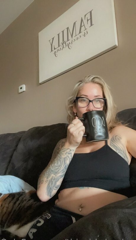 Thisgirlwheelsamputee