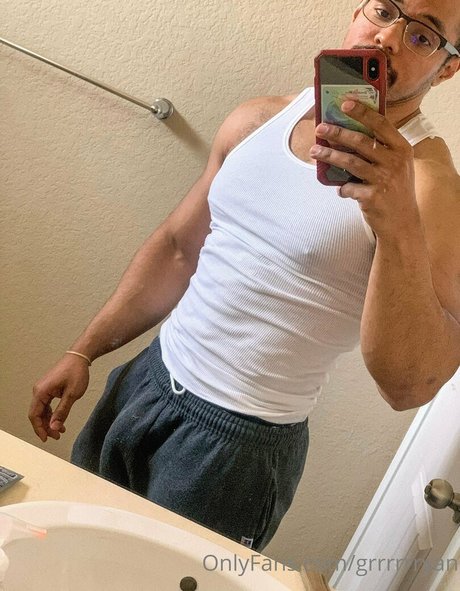 Nacktes geleaktes OnlyFans-Foto von Grrrrrryan