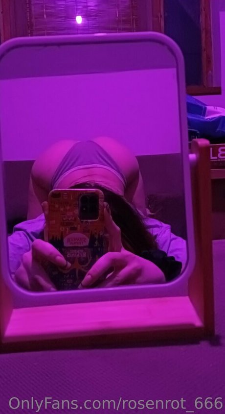 Nacktes geleaktes OnlyFans-Foto von Rosenrot666