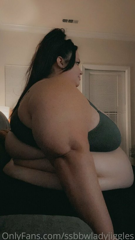 Ssbbwladyjiggles