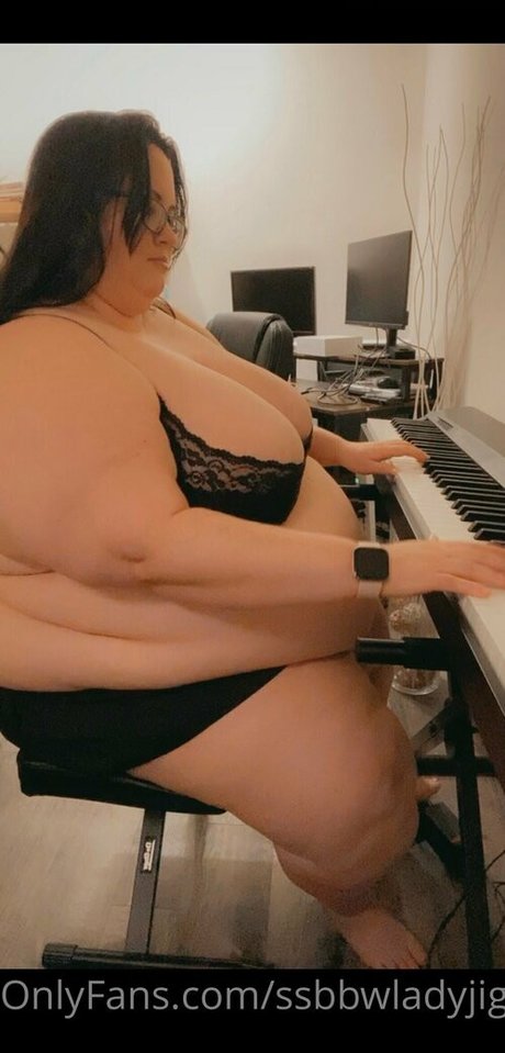 Ssbbwladyjiggles