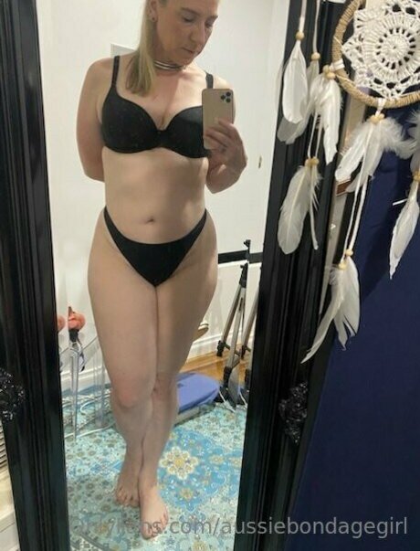 Aussiebondagegirl