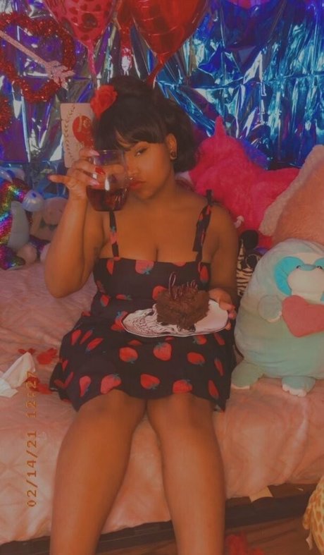 Nacktes geleaktes OnlyFans-Foto von Jewelkitten