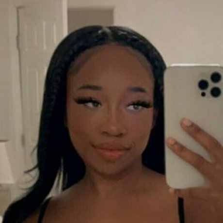 Nacktes geleaktes OnlyFans-Foto von Xxxlexus