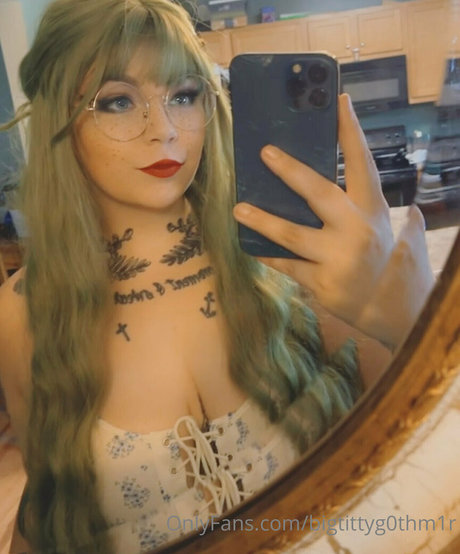 Bigtittyg0thm1r