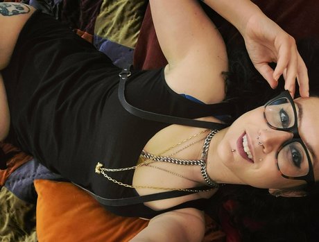 Supergirlsnghostsfree